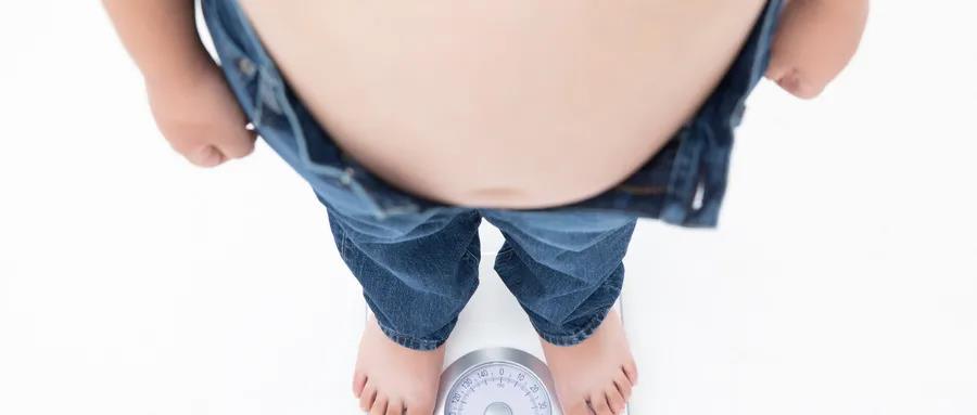 月胖10斤！饭后5种坏习惯，让你悄悄在长胖。
